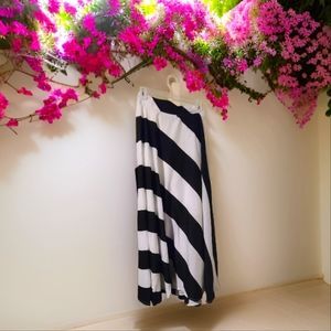 Ladies flowing skirt